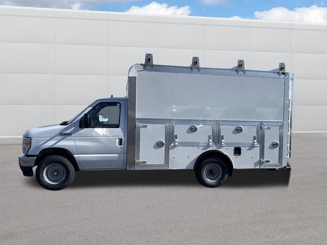 New 2027 Oxford White Ford E-350 SRW image 2