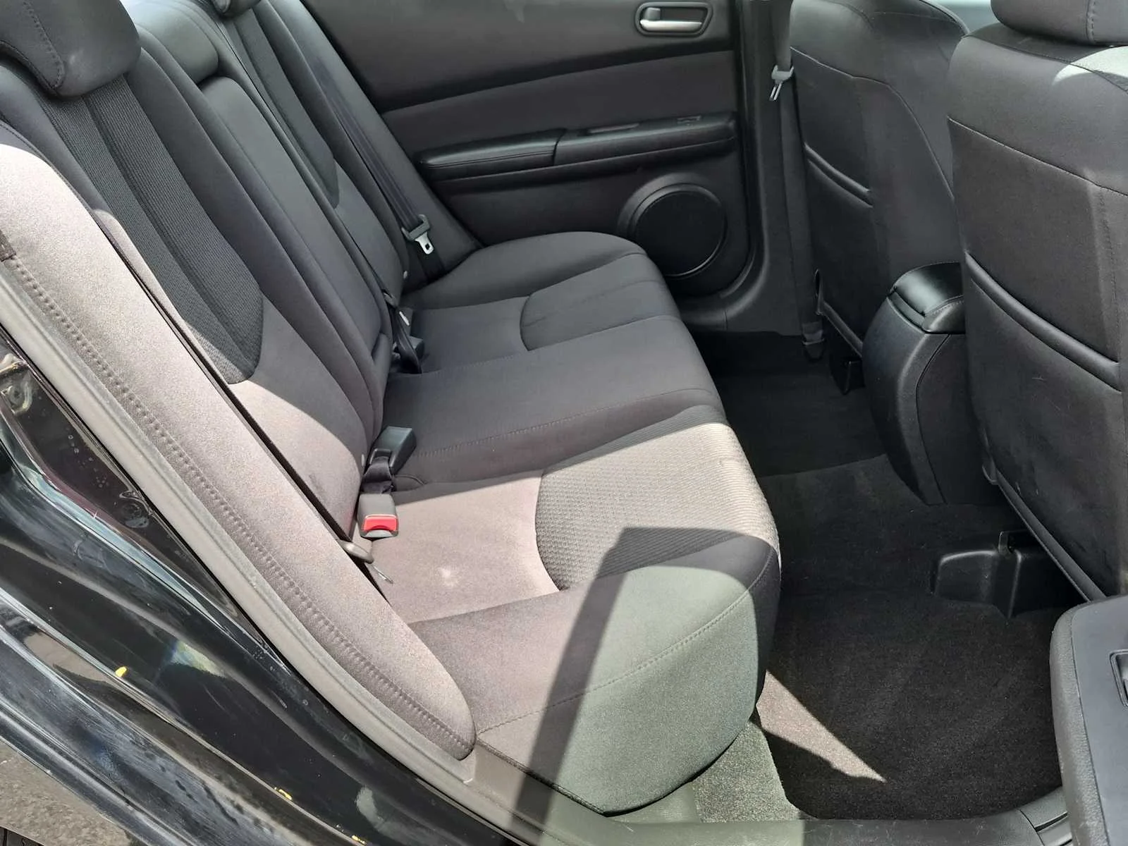 Used 2011 Ebony Black Mazda i Sport image 21
