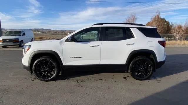 New 2026 Summit White GMC Elevation image 5