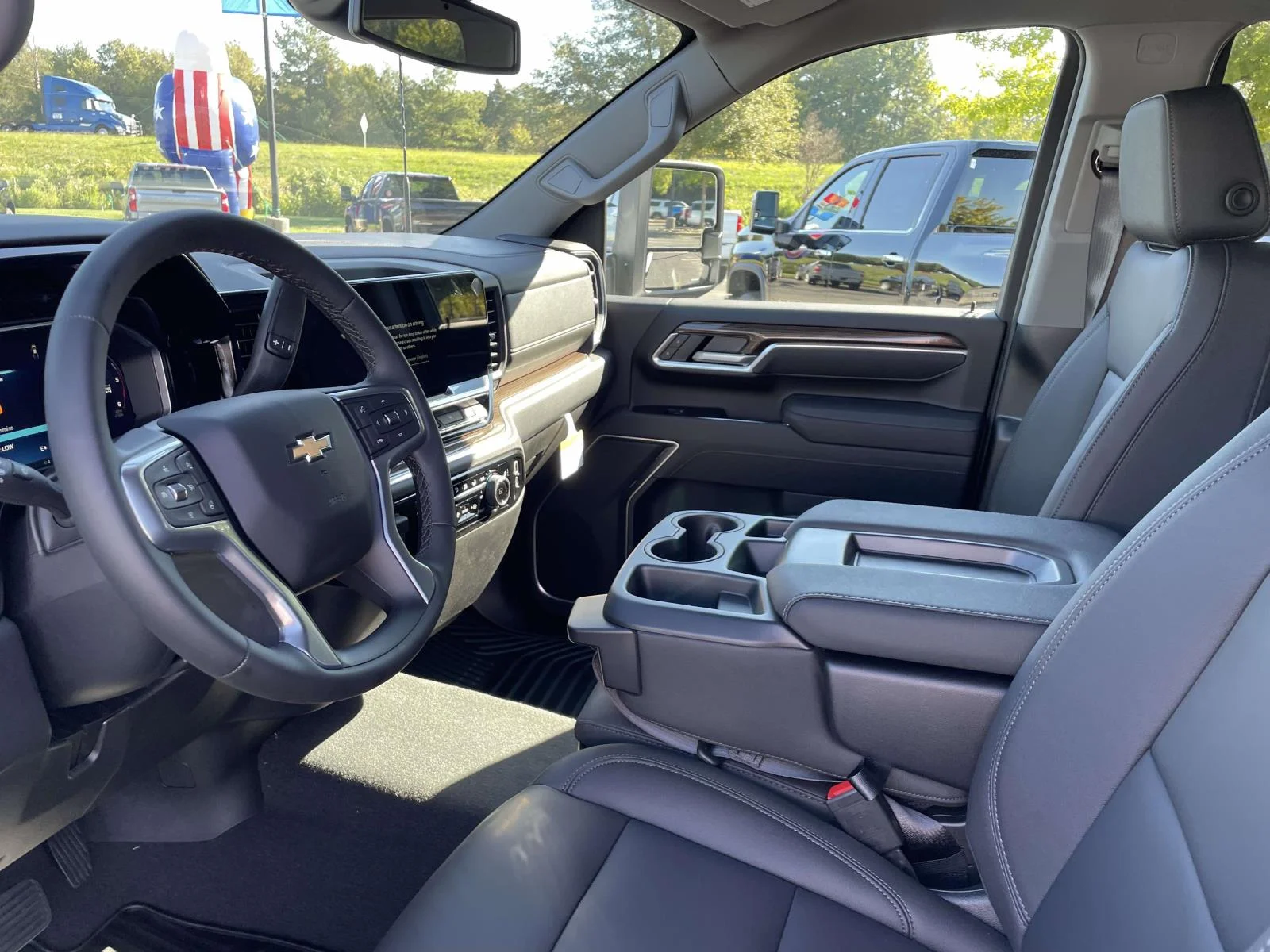 New 2026 Summit White Chevrolet LT DRW image 17