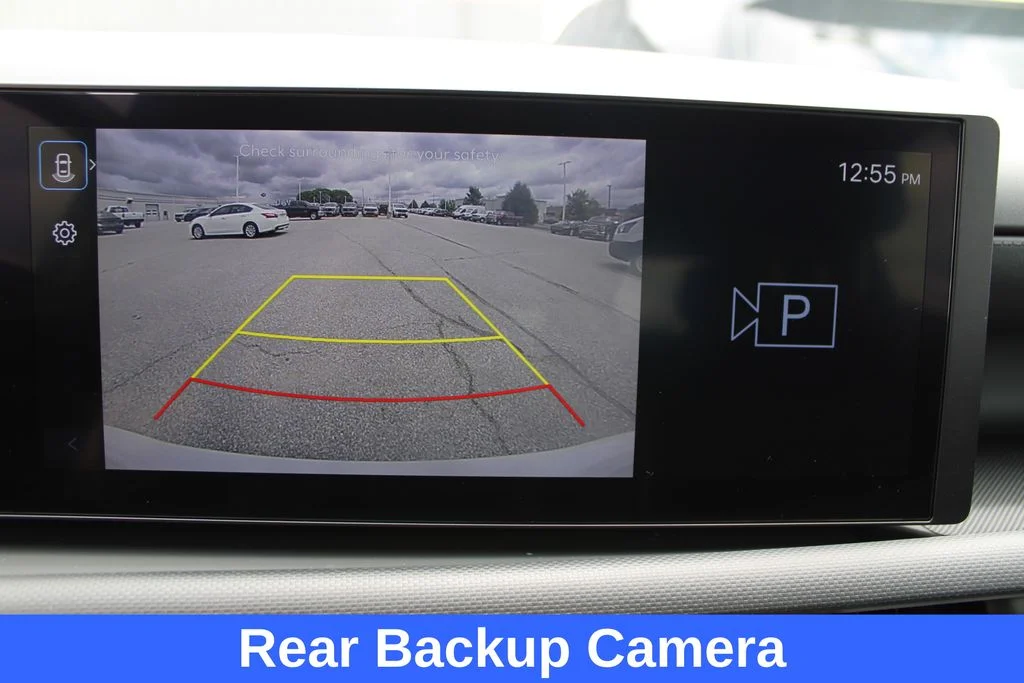 Used 2025 White Hyundai SE image 3