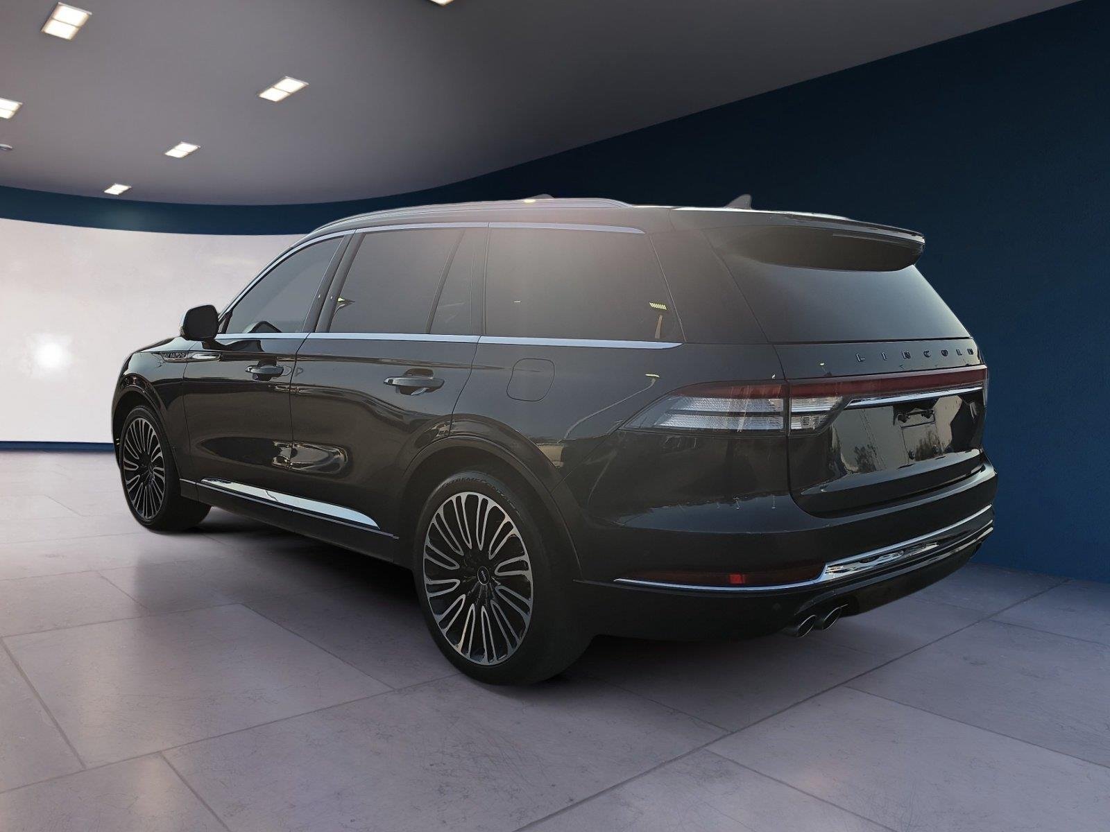 Used 2020 Flight Blue Clearcoat Lincoln Black Label image 3