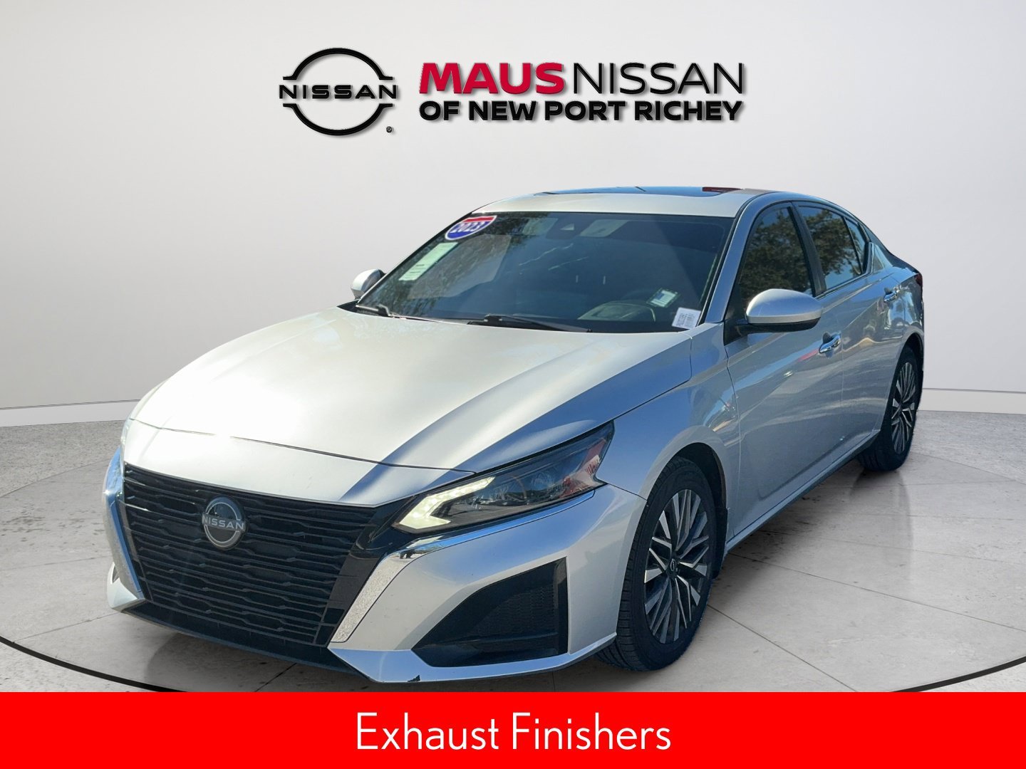 Used 2023 Silver Nissan 2.5 SV image 14