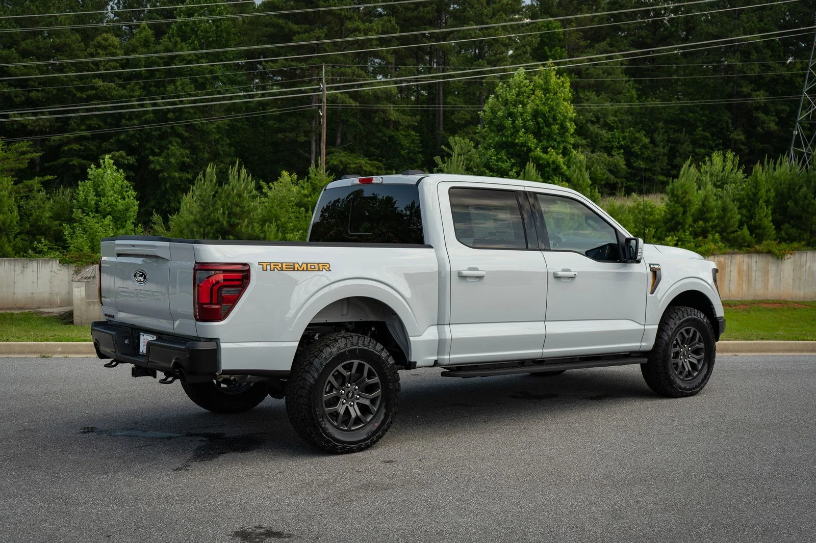 New 2026 White Ford Tremor image 22