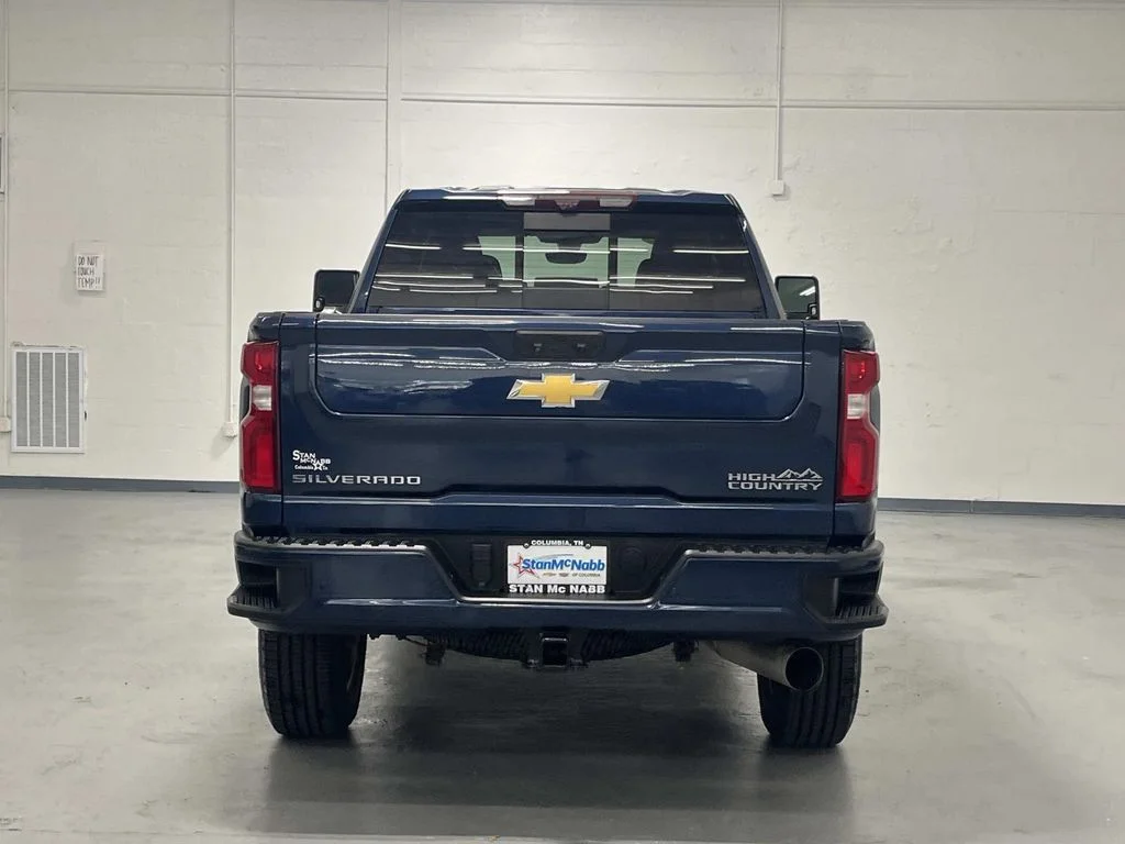 Used 2022 Northsky Blue Metallic Chevrolet High Country image 7