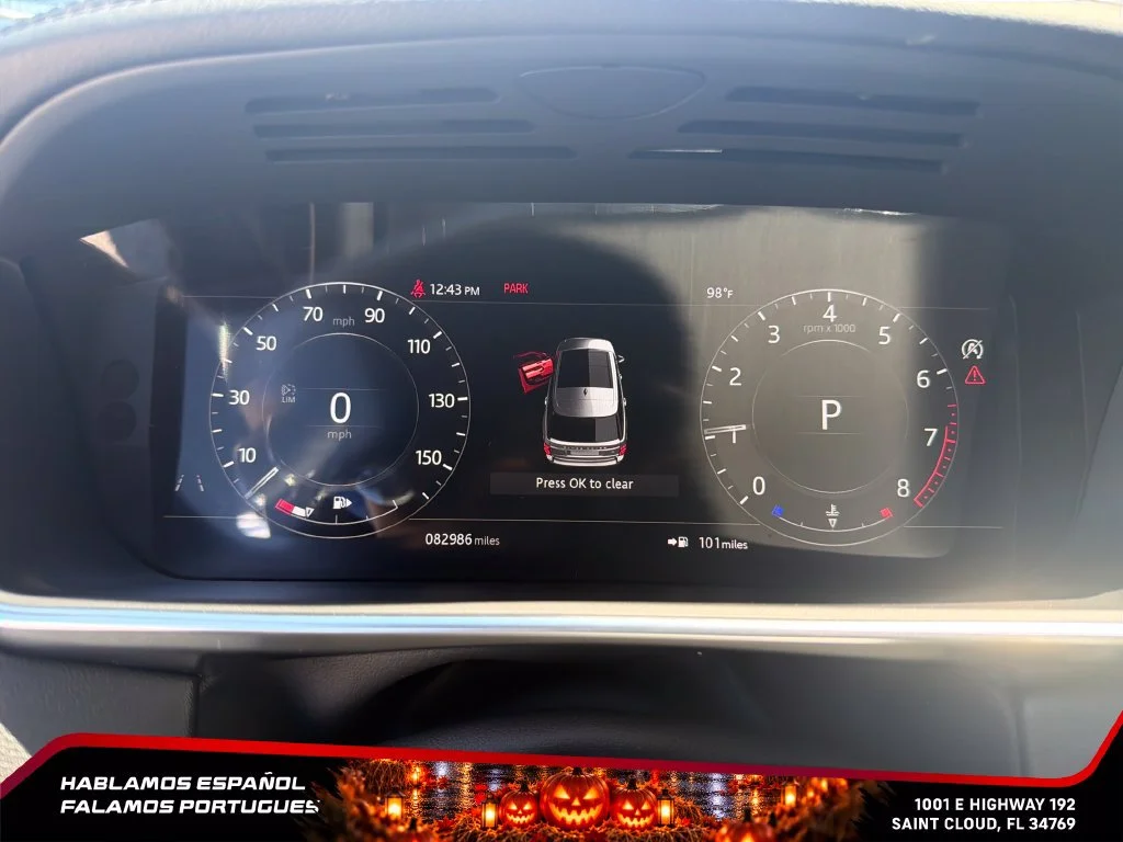 Used 2021 Gray Land Rover SWB image 21