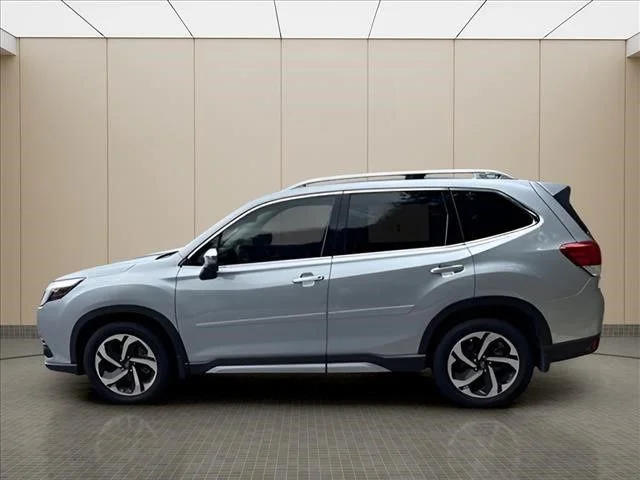 Used 2022 Silver Subaru Touring image 13
