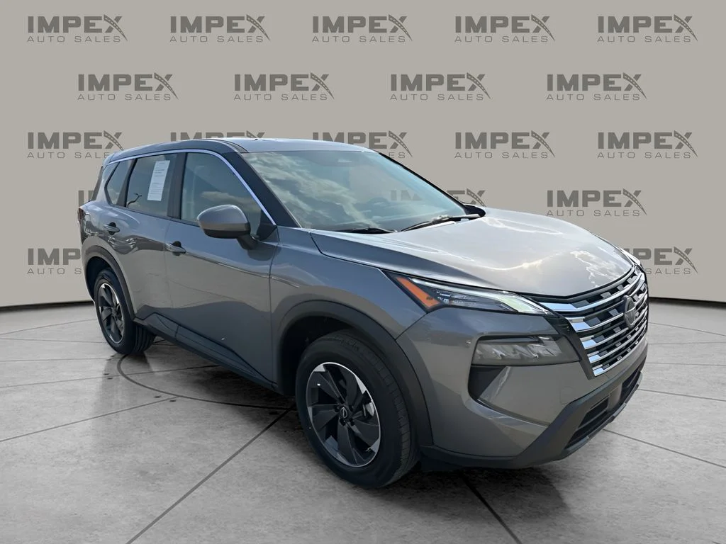 Used 2025 Gray Nissan SV image 7