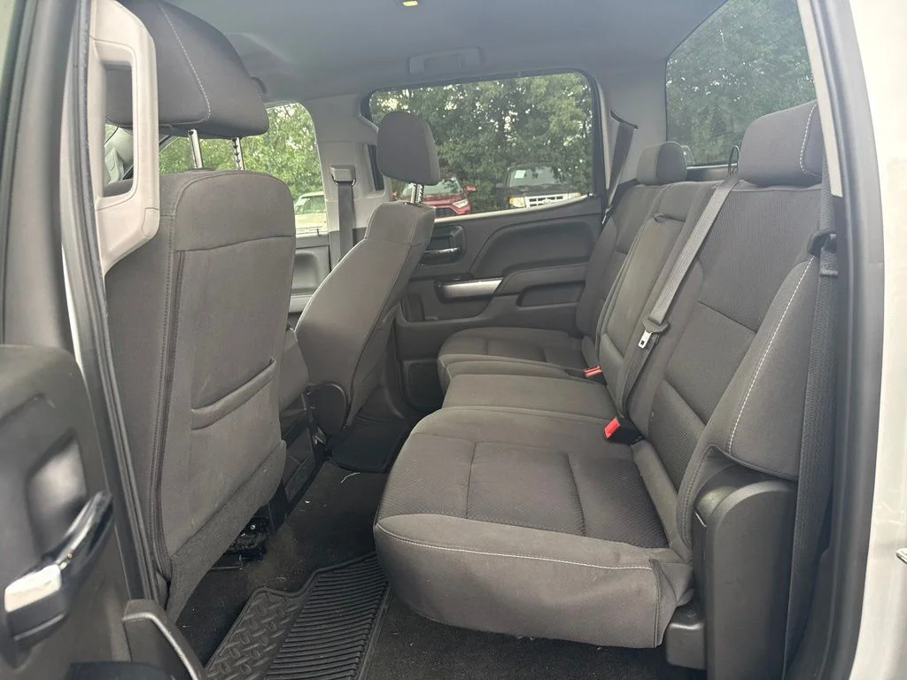 Used 2018 Silver Chevrolet LT image 6