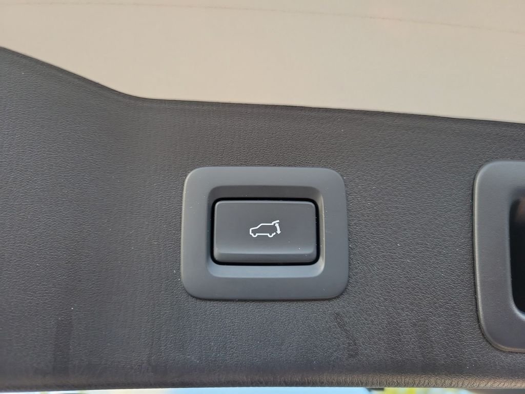 Used 2023 White Mazda 2.5 S Preferred Package image 7