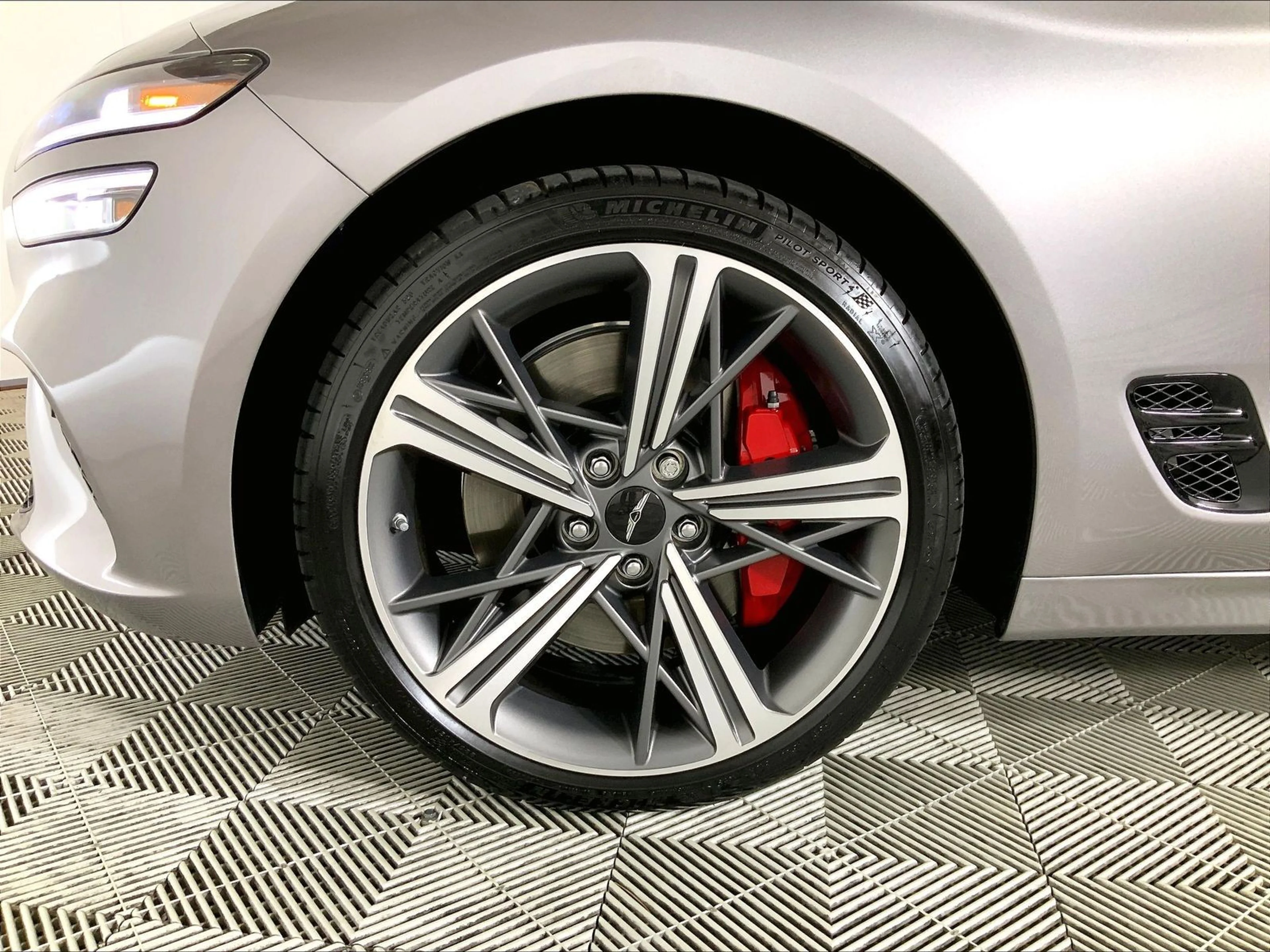 2024 GENESIS G70 Sport Advanced - Photo 26