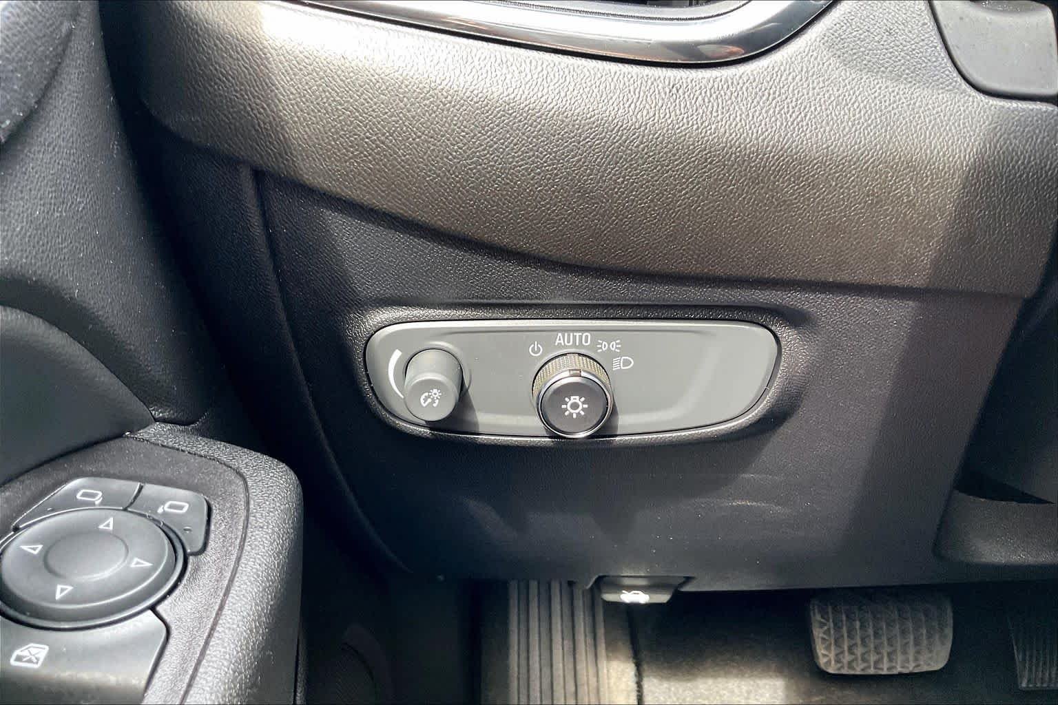 Used 2019 Sandy Ridge Metallic Chevrolet LT image 32