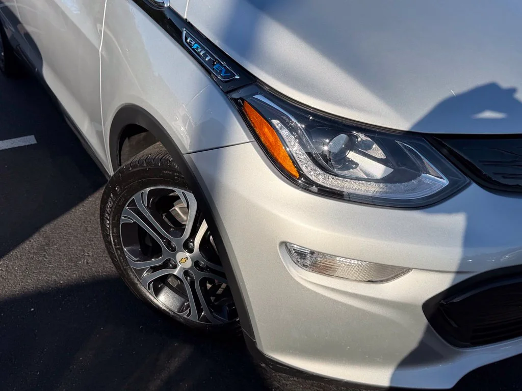 Used 2021 Chevrolet Bolt EV Premier with VIN 1G1FZ6S03M4109284 for sale in Kirkland, WA