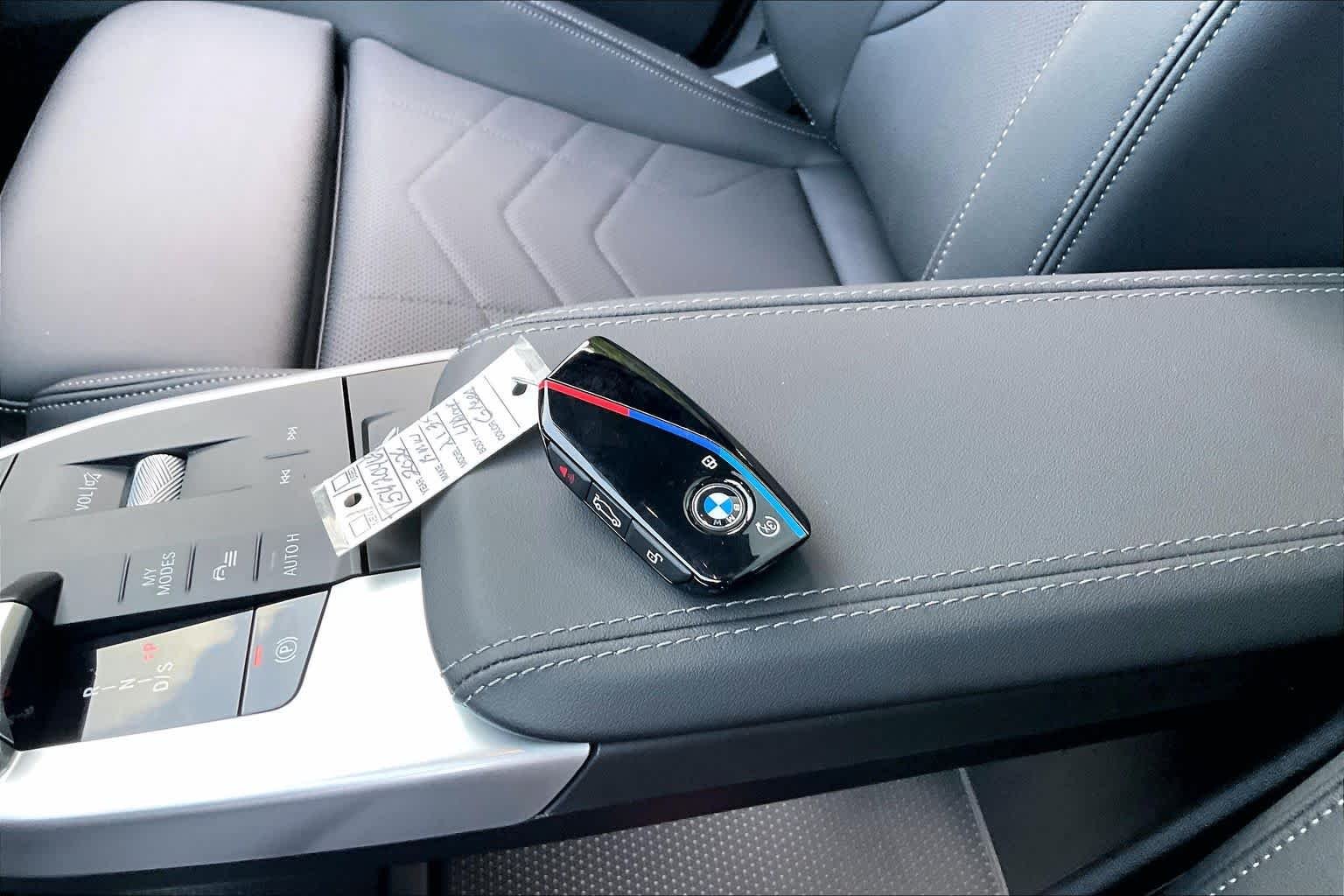 Used 2026 Cape York Green Metallic BMW M35i image 14