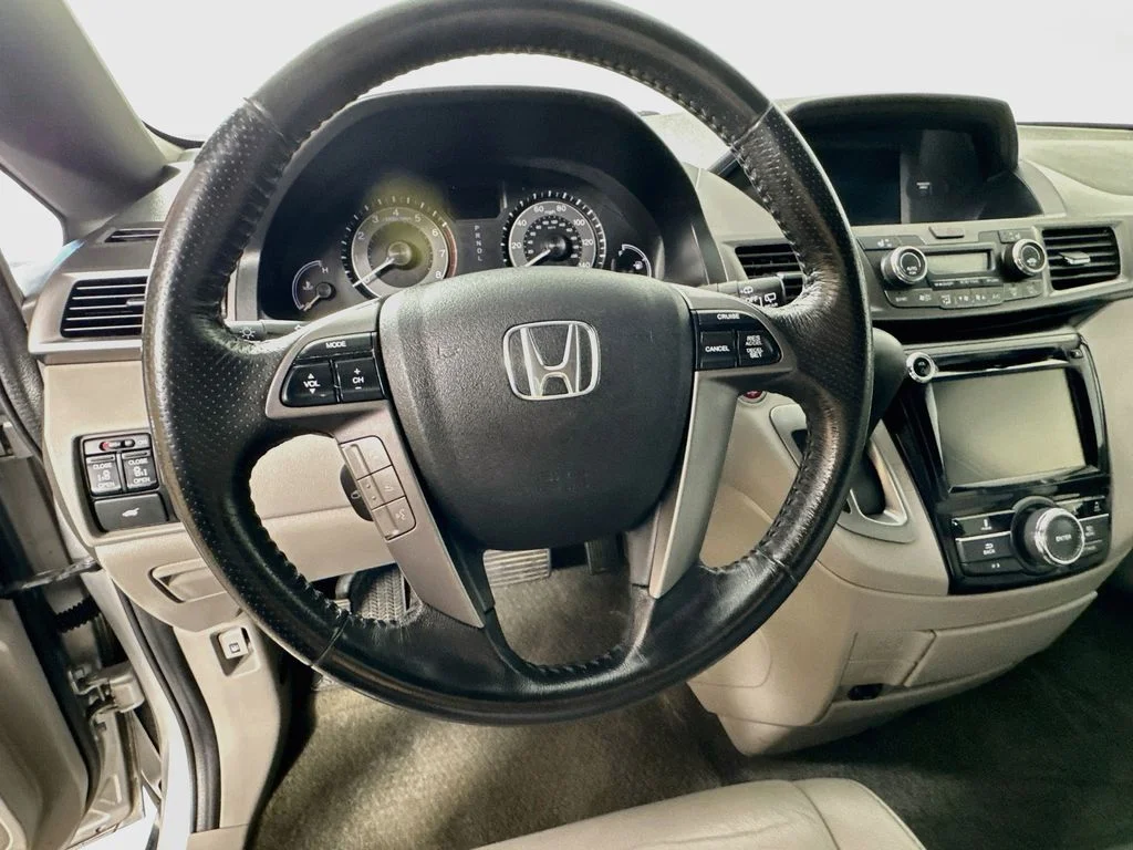Used 2014 Silver Honda EX-L image 12