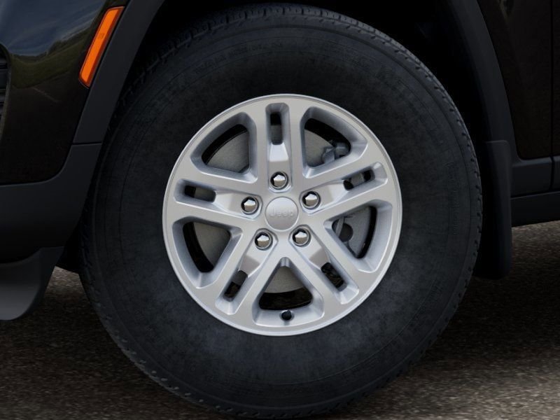 Used 2025 Black Jeep Laredo image 8