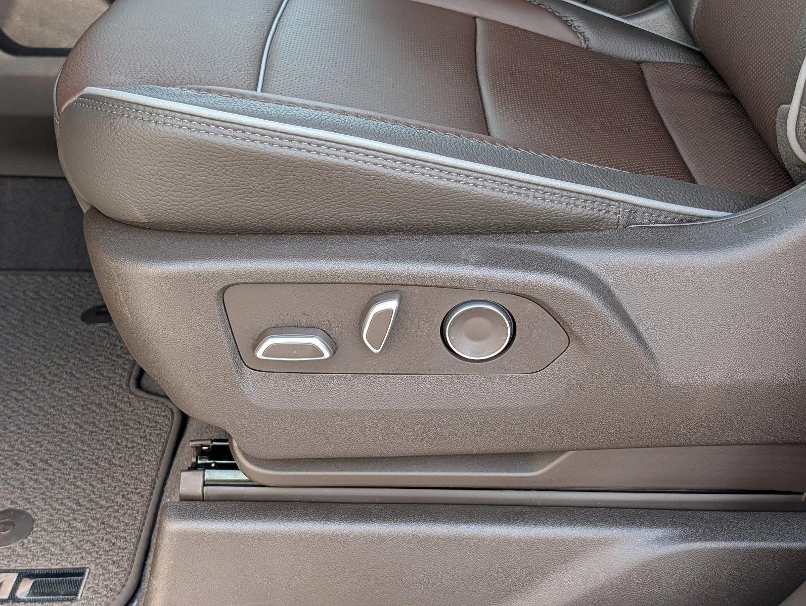 New 2026 Glacier White Tricoat GMC Denali image 12