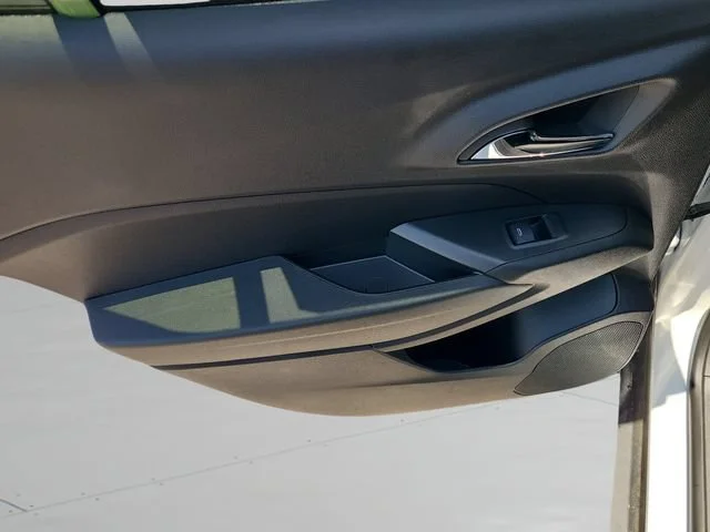 New 2026 Summit White Chevrolet LT image 19