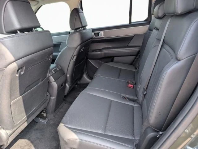Used 2024 Green Hyundai SEL image 11
