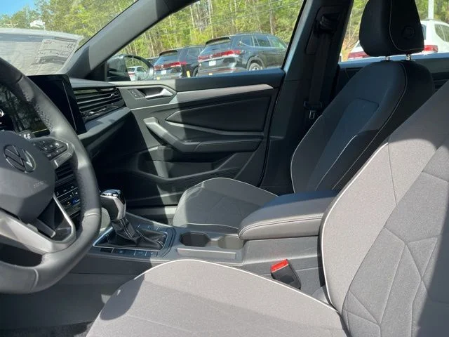 New 2026 White Volkswagen 1.5T Sport image 8
