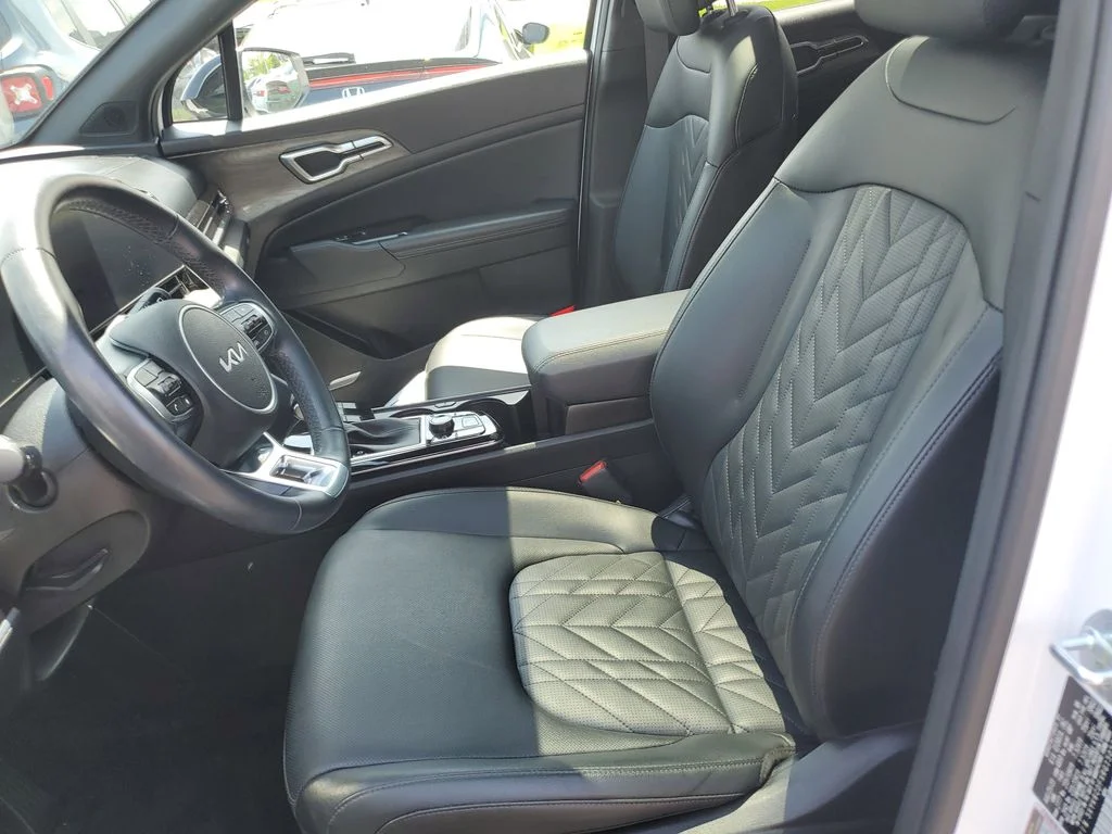 Certified Used 2024 White Kia X-Line image 17