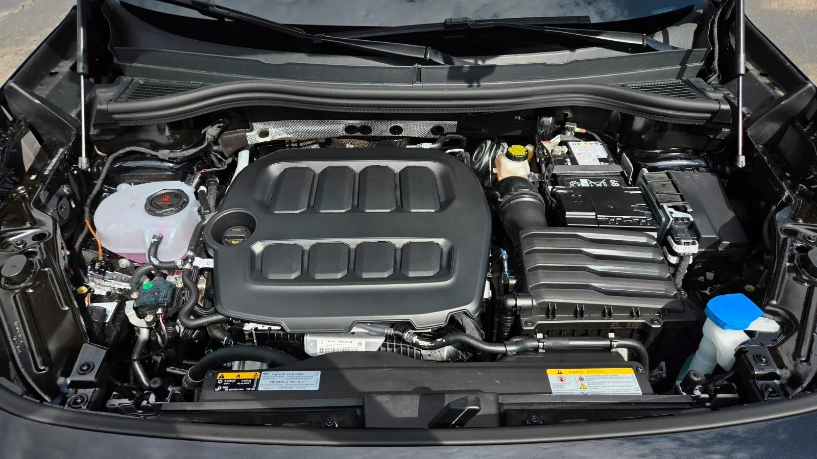 New 2026 Deep Black Pearl Volkswagen SE image 61