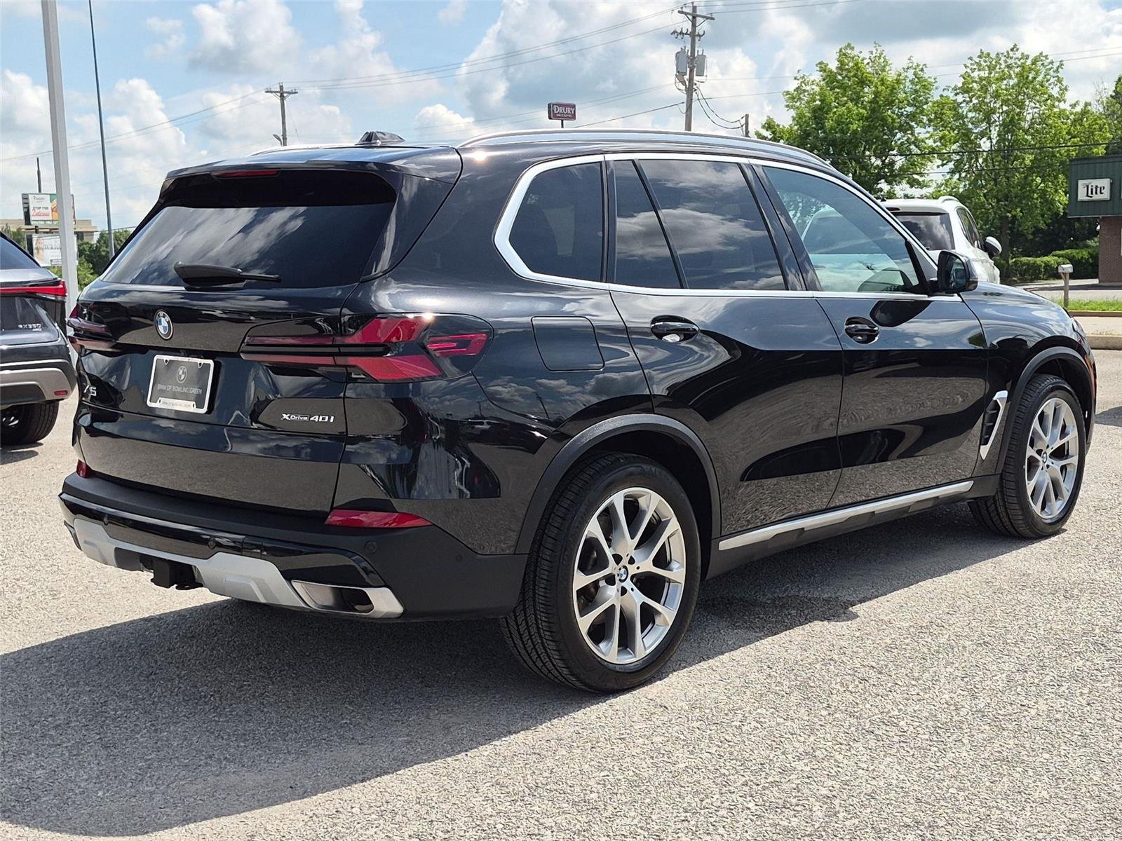 Used 2024 Black Sapphire Metallic BMW xDrive40i image 5