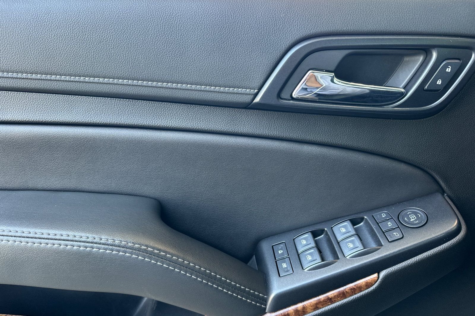Used 2020 Black Chevrolet Premier image 11