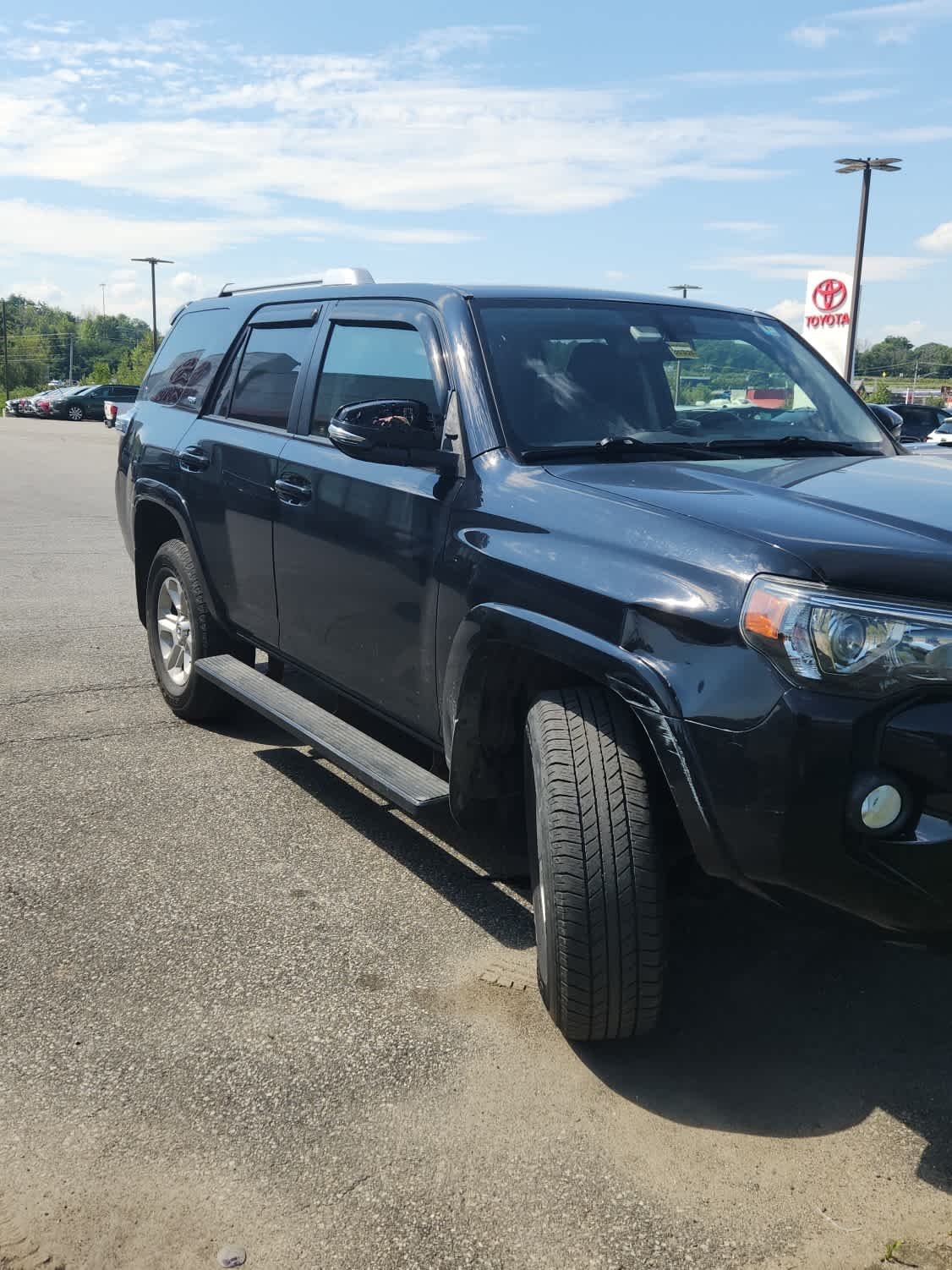 Used 2018 Midnight Black Metallic Toyota SR5 Premium image 2