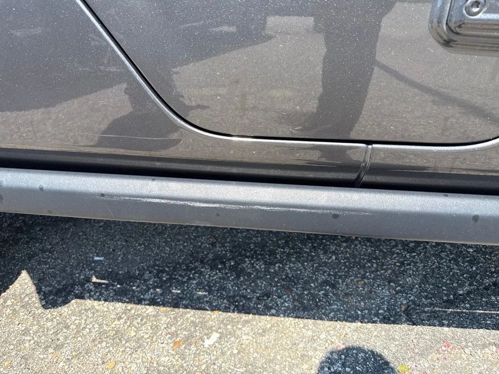 Used 2023 Gray Jeep Mojave image 12