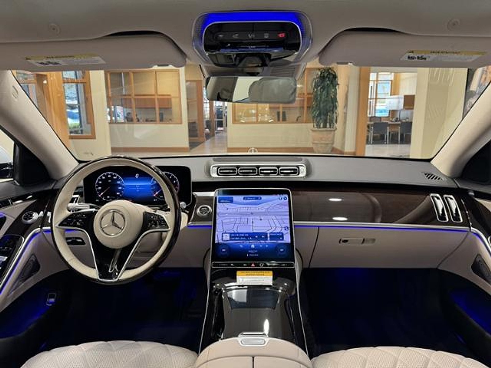 Certified Used 2026 MANUFAKTUR Moonlight White Metallic Mercedes-Benz 4MATIC® image 12