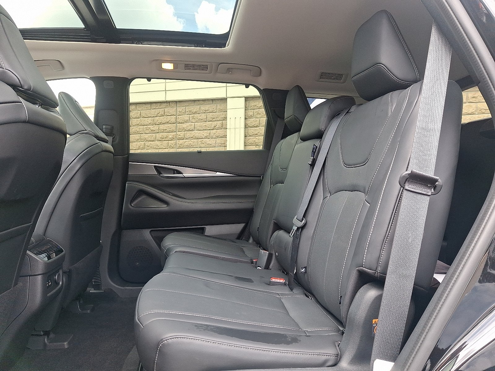 2022 INFINITI QX60 LUXE - Photo 10