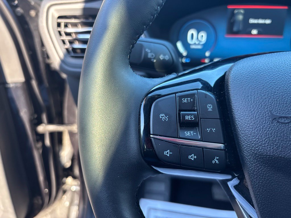 Used 2025 Black Ford Platinum image 23