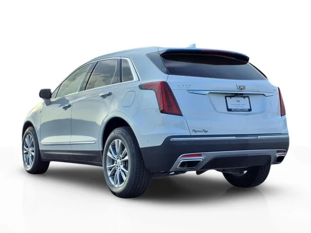 Used 2022 CRYSTAL WHITE TRICOAT Cadillac FWD Premium Luxury image 5