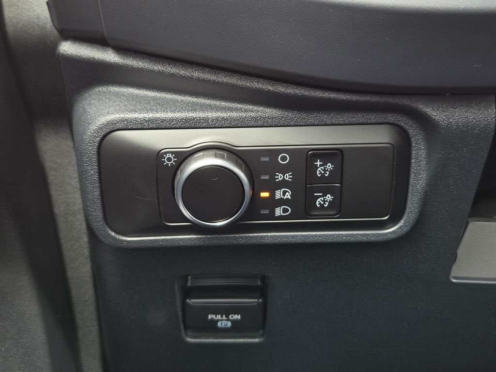 New 2026 Avalanche Gray Ford Base image 16