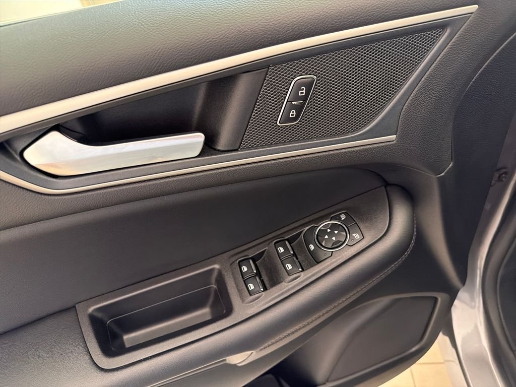 Used 2023 Gray Metallic Ford SEL image 11