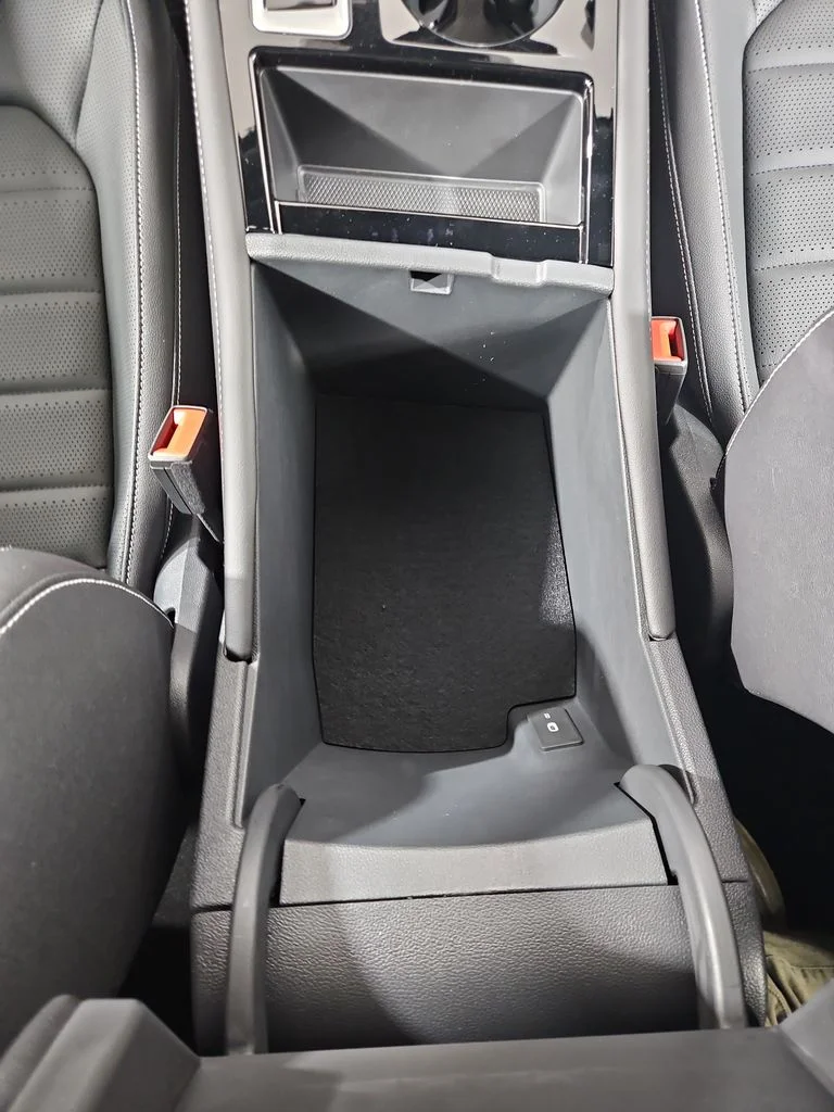 New 2026 Gray Volkswagen 2.0T SEL R-Line Black image 26