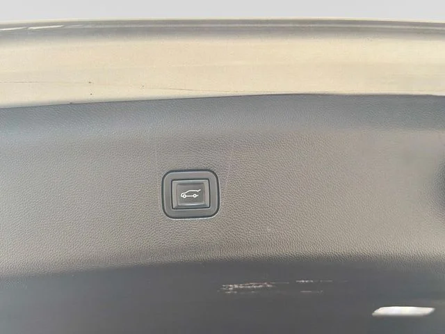 Used 2021 Silver Buick Essence image 13