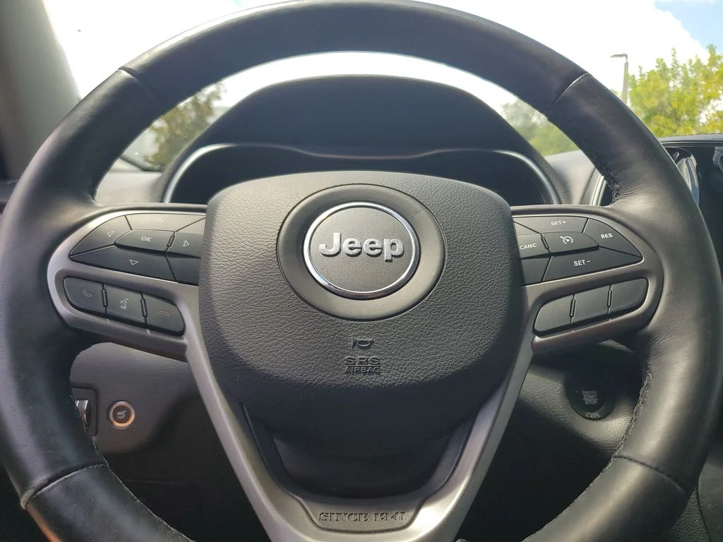 Used 2019 White Jeep Limited image 23