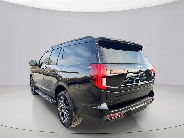 New 2026 Agate Black Metallic Ford Platinum® image 32