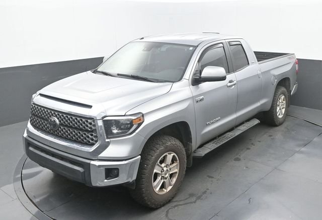 Used 2018 Silver Sky Metallic Toyota SR5 image 16