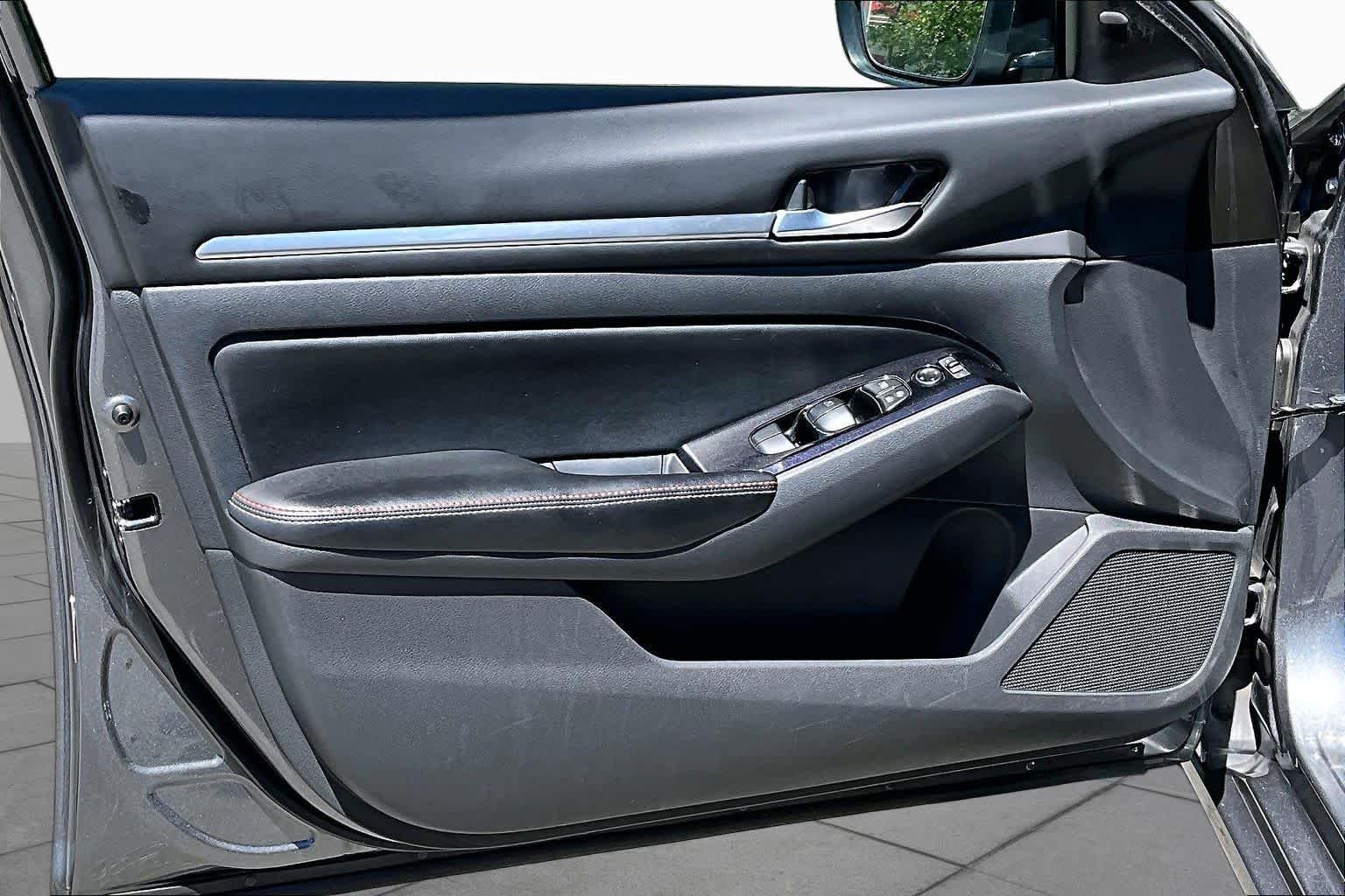 Used 2024 Gun Metallic Nissan 2.5 SR image 22