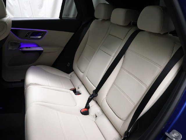 New 2027 Starling Blue Metallic Mercedes-Benz GLC 300 image 39