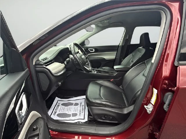 Used 2022 Red Jeep Limited image 28