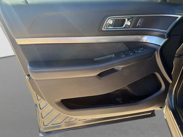 Used 2019 Gray Ford XLT image 17