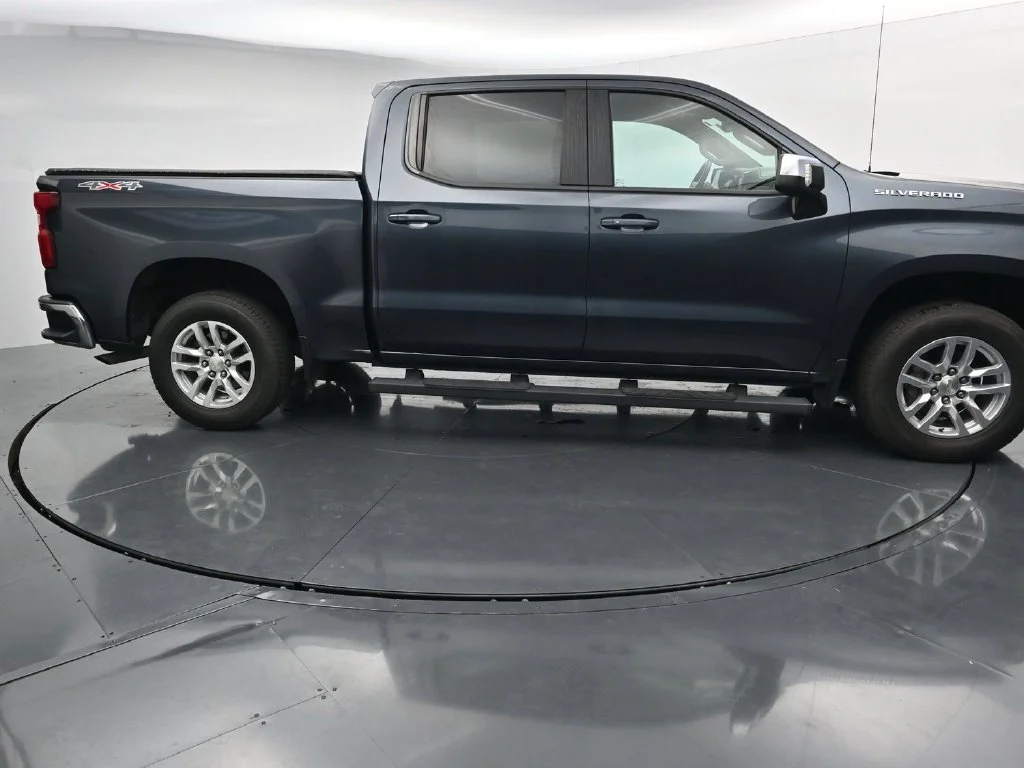 Used 2020 Gray Chevrolet LT image 8