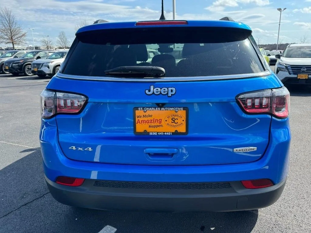 Used 2024 Blue Jeep Latitude image 4