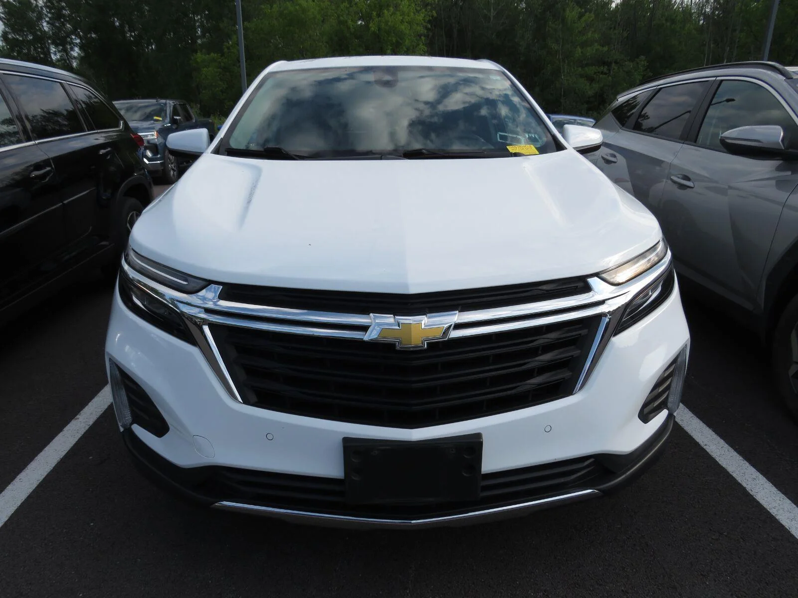 Used 2024 Summit White Chevrolet LT image 4