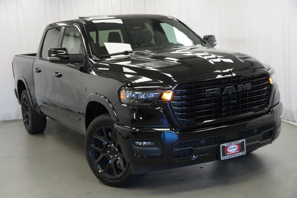 New 2027 Diamond Black Crystal Pearl-Coat Exterior Paint RAM Laramie image 11