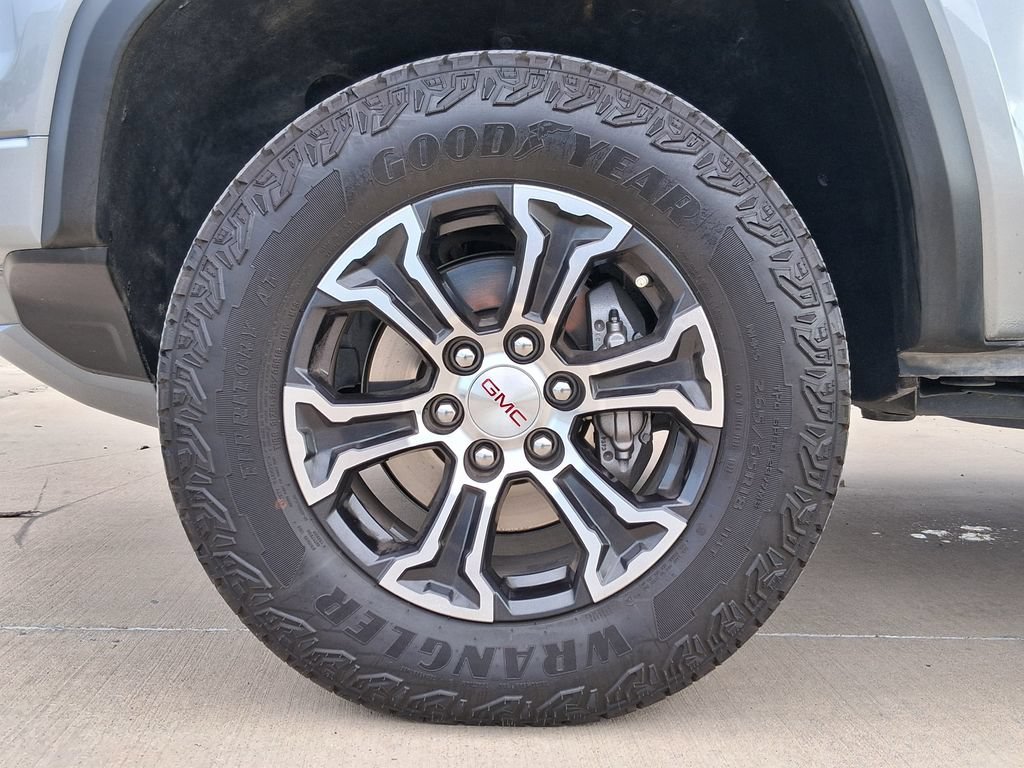 Used 2024 Sterling Metallic GMC AT4 image 23